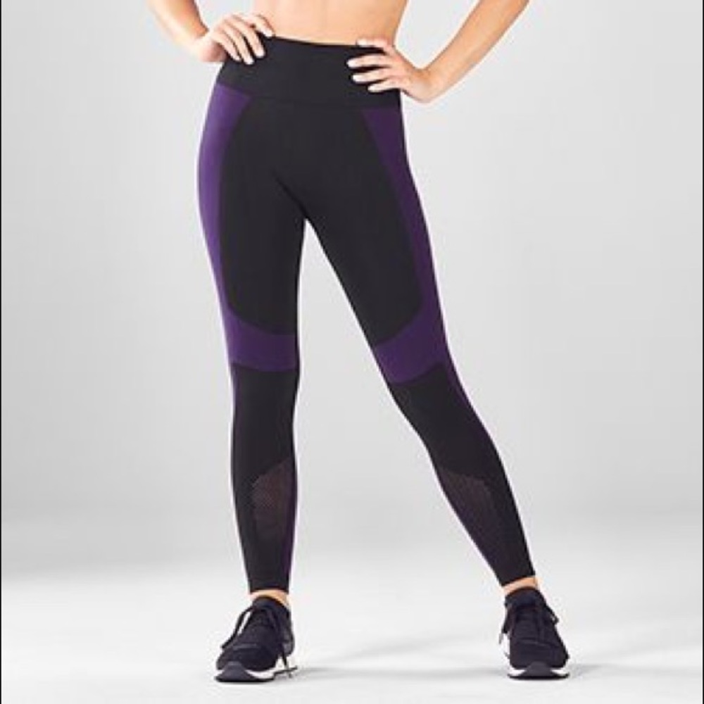Demi lovato fabletics Leggings
